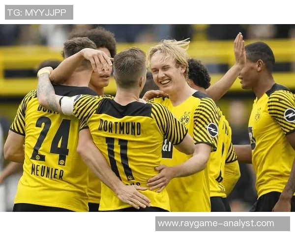 德甲激战：多特蒙德轻取曼联3-0全场沸腾赛后分析精彩纷呈