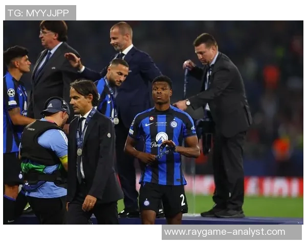 西甲精彩对决国米与多特蒙德战成平局争议判罚引发全场热议