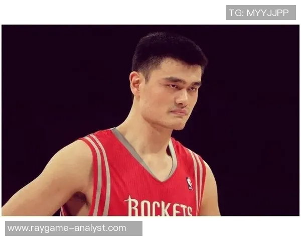 姚明职业比赛生涯回顾与成就分析：从新秀到传奇的篮球之路