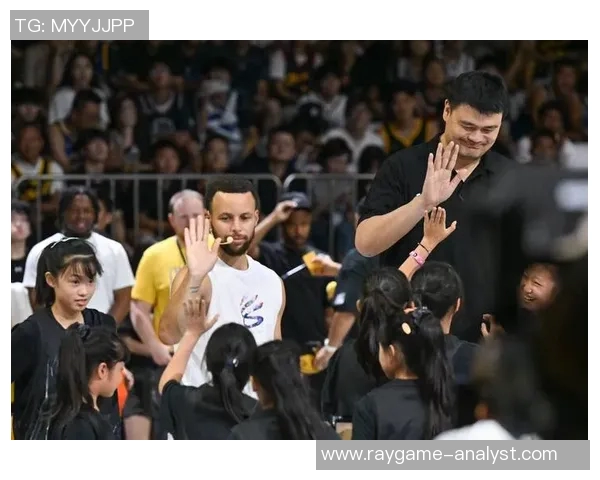 姚明投球的精彩瞬间与篮球梦想的追逐之路