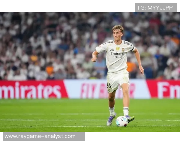 意甲激战皇马6比2大胜切尔西帽子戏法引发争议判罚全场沸腾