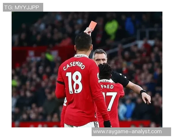 世界杯激战巴黎圣日耳曼逆转曼联红牌争议引发全场热议 世界杯激战巴黎圣日耳曼逆转曼联红牌争议引发全场热议