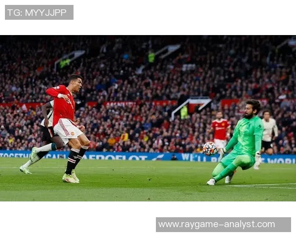 国王杯激战波尔图大胜曼联乌龙球引发全场狂欢与转会热议 国王杯激战波尔图大胜曼联乌龙球引发全场狂欢与转会热议