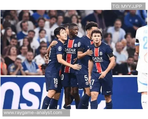 西甲赛场曼城大胜巴黎圣日耳曼引发热议精彩瞬间回顾与焦点分析