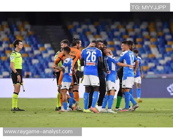 意甲精彩对决:里昂与本菲卡战成平局绝杀瞬间引发全场欢呼 意甲精彩对决:里昂与本菲卡战成平局绝杀瞬间引发全场欢呼